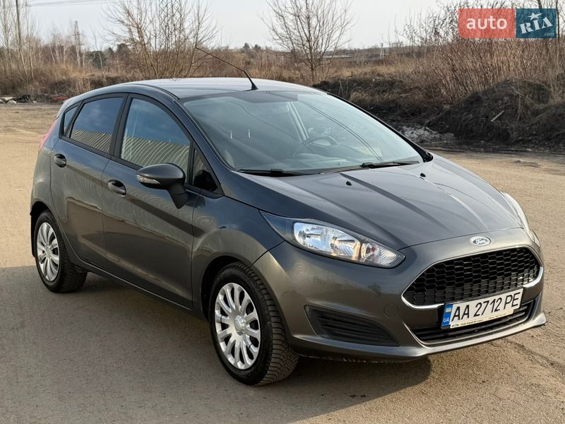 Хэтчбек Ford Fiesta 2016 в Киеве