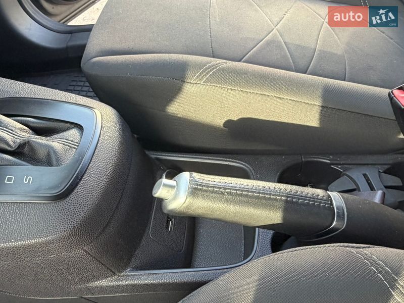 Хэтчбек Ford Fiesta 2016 в Киеве