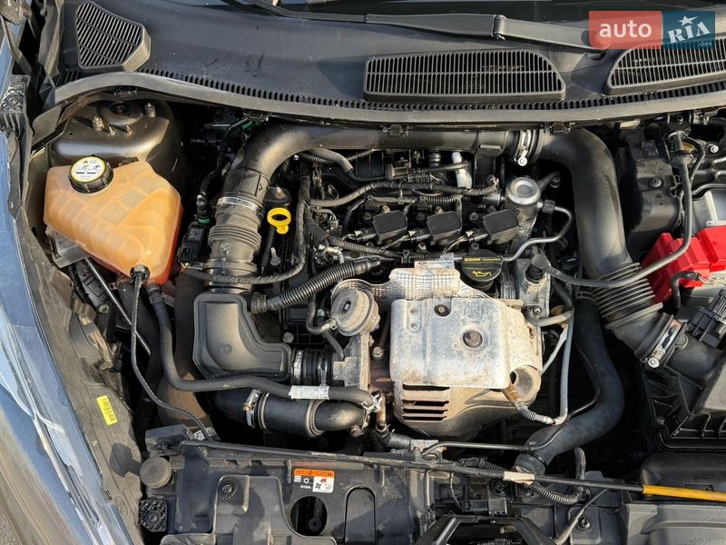 Хэтчбек Ford Fiesta 2016 в Киеве