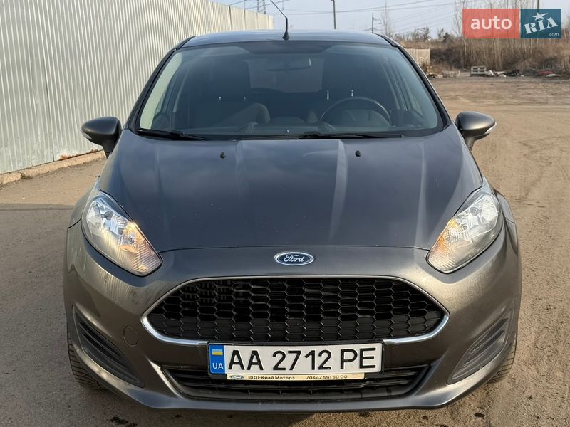 Хэтчбек Ford Fiesta 2016 в Киеве