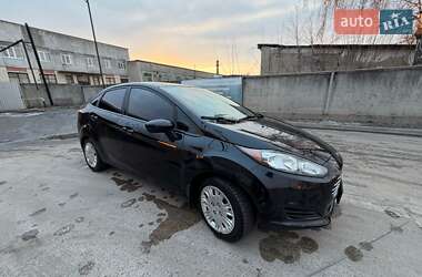 Седан Ford Fiesta 2016 в Сумах