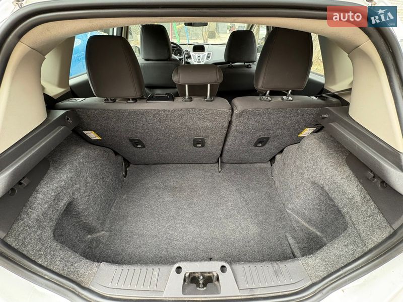 Хэтчбек Ford Fiesta 2012 в Южноукраинске