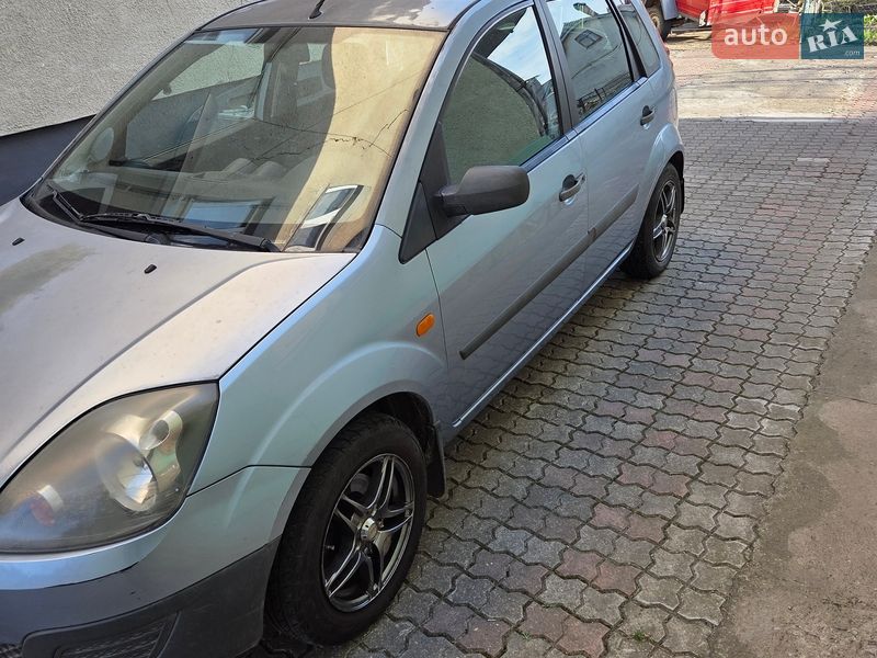 Хэтчбек Ford Fiesta 2006 в Львове