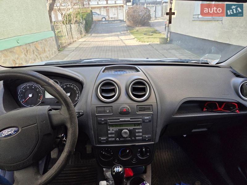 Хэтчбек Ford Fiesta 2006 в Львове