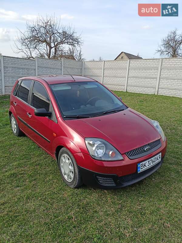 Хетчбек Ford Fiesta 2006 в Дубні