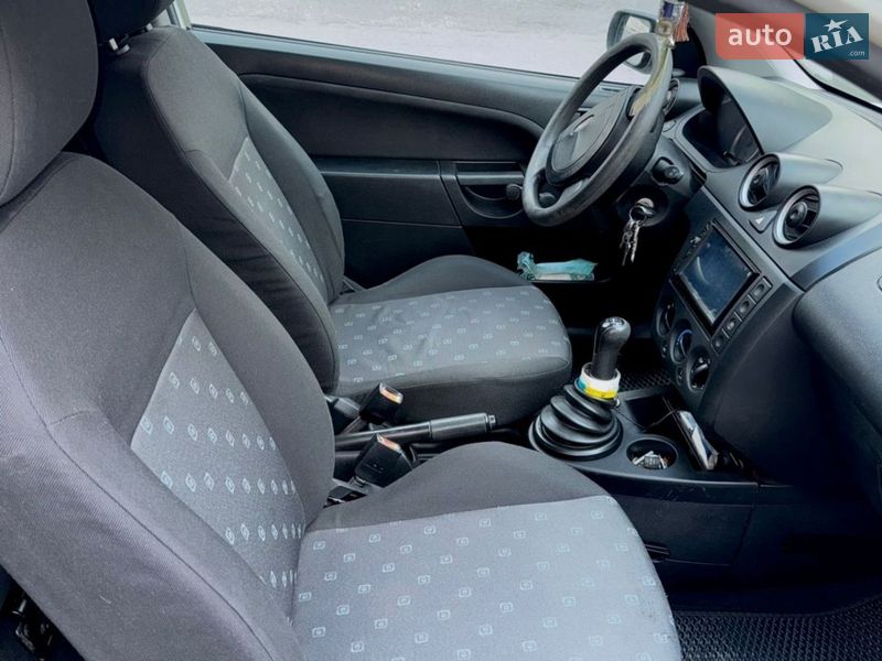 Хэтчбек Ford Fiesta 2005 в Николаеве