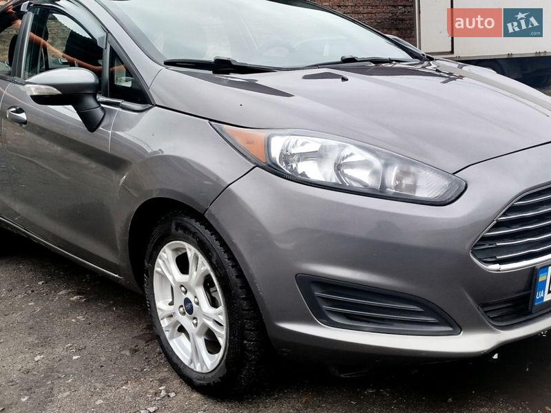Седан Ford Fiesta 2013 в Измаиле