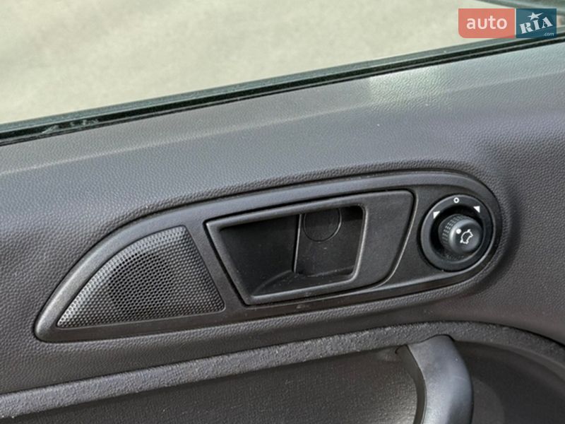 Хетчбек Ford Fiesta 2017 в Києві