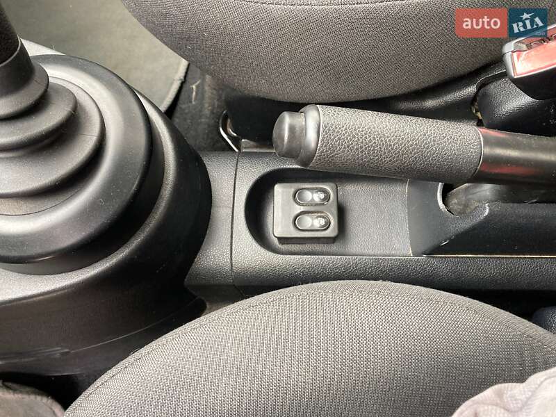 Хэтчбек Ford Fiesta 2007 в Львове