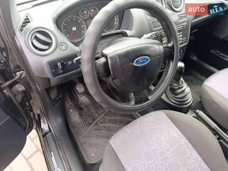 Хэтчбек Ford Fiesta 2006 в Запорожье