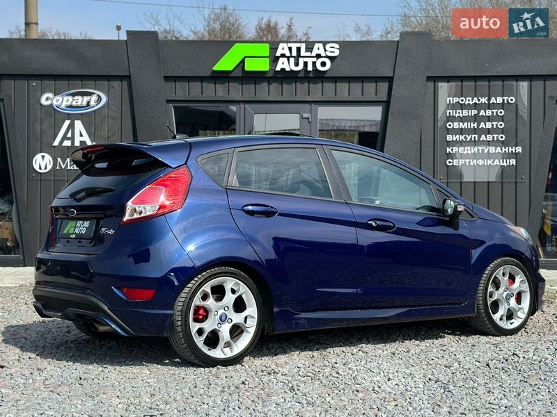 Хэтчбек Ford Fiesta 2015 в Львове