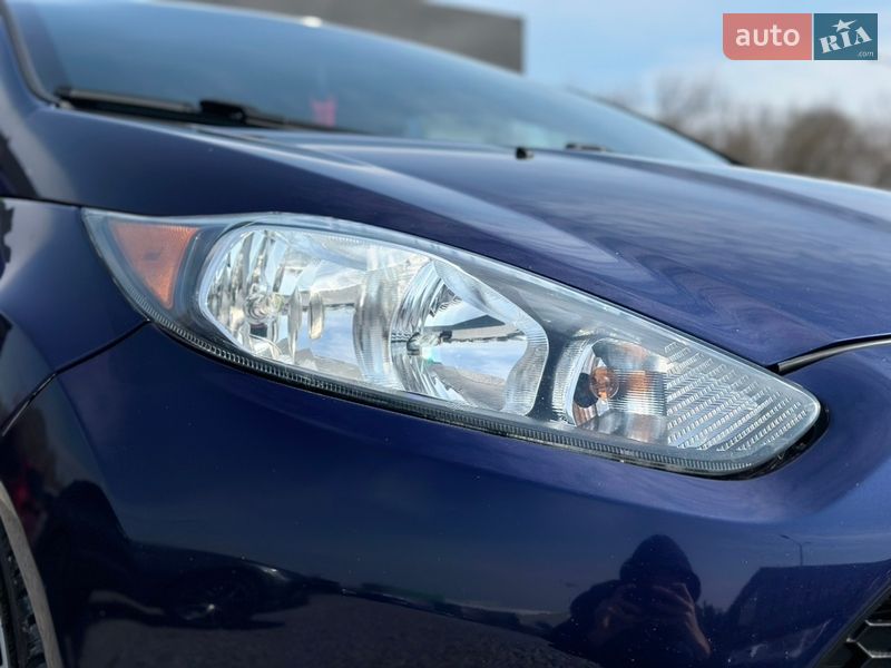 Хэтчбек Ford Fiesta 2015 в Львове