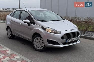 Седан Ford Fiesta 2016 в Дніпрі