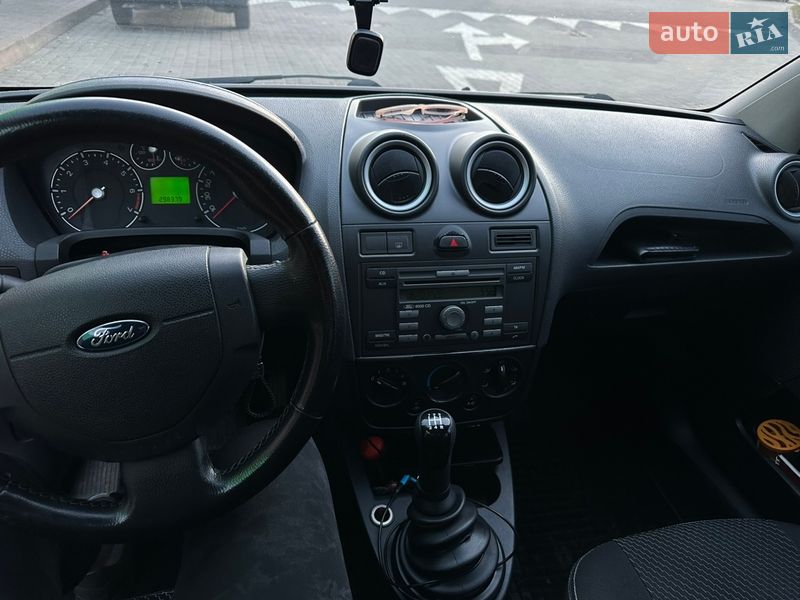 Хетчбек Ford Fiesta 2006 в Києві