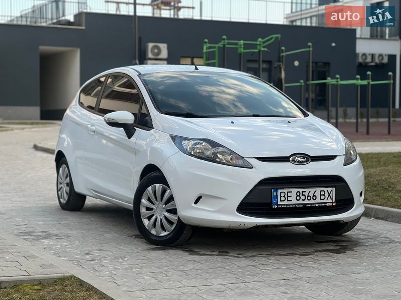 Хэтчбек Ford Fiesta 2011 в Львове
