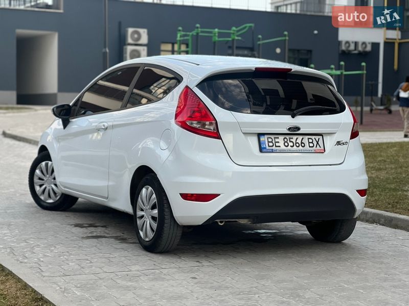 Хэтчбек Ford Fiesta 2011 в Львове