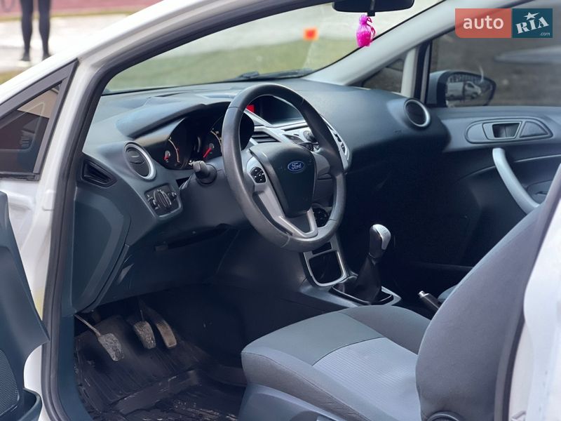 Хэтчбек Ford Fiesta 2011 в Львове