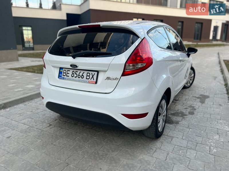 Хэтчбек Ford Fiesta 2011 в Львове