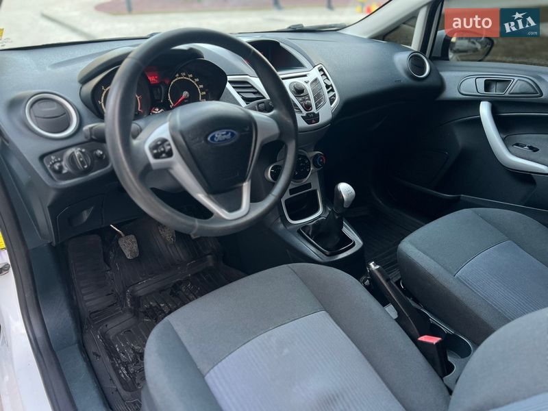 Хэтчбек Ford Fiesta 2011 в Львове