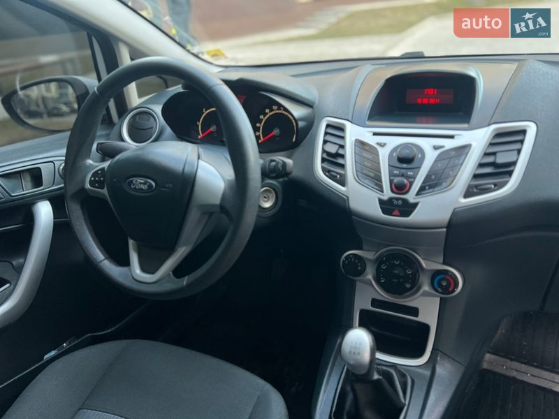 Хэтчбек Ford Fiesta 2011 в Львове