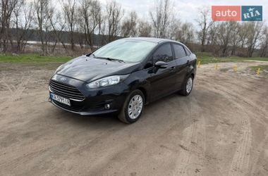 Седан Ford Fiesta 2015 в Киеве