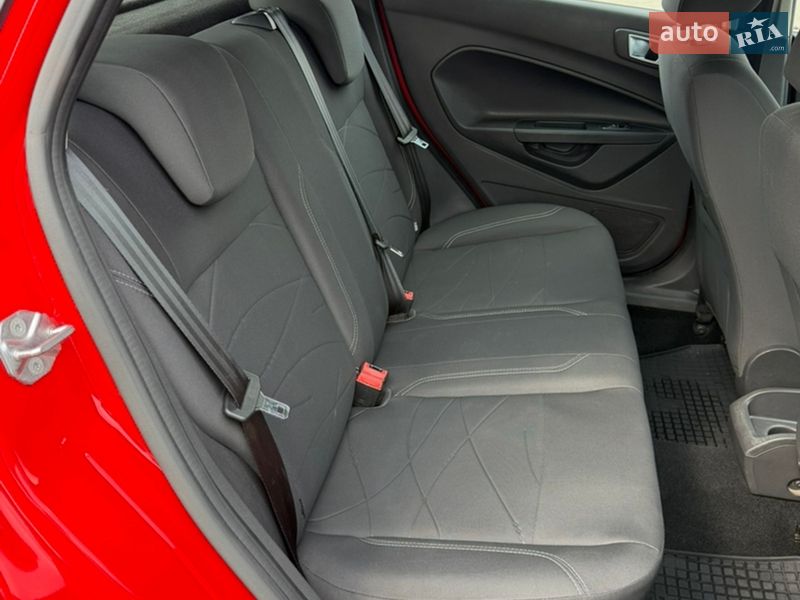 Хэтчбек Ford Fiesta 2015 в Киеве фото 14 Хэтчбек Ford Fiesta 2015 в Киеве