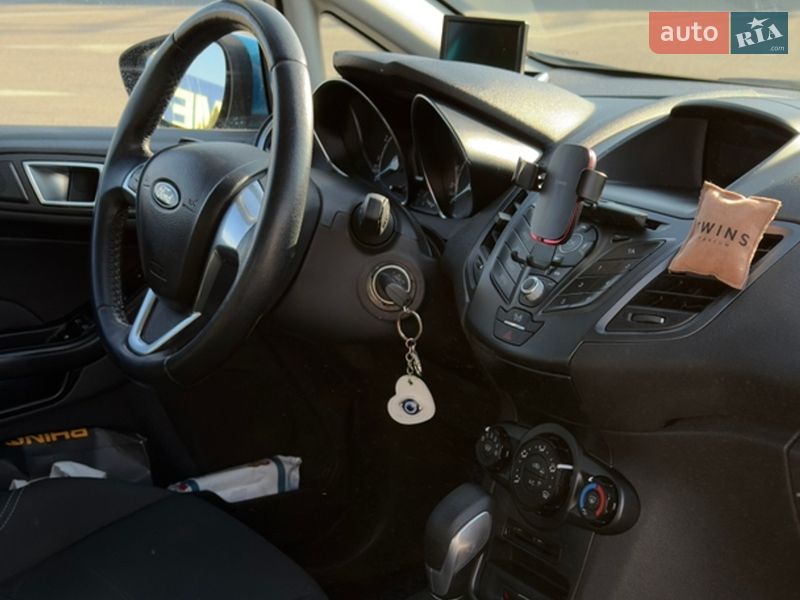 Хэтчбек Ford Fiesta 2016 в Днепре