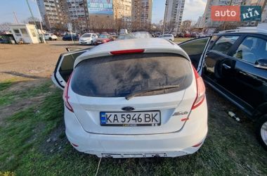 Хетчбек Ford Fiesta 2016 в Києві
