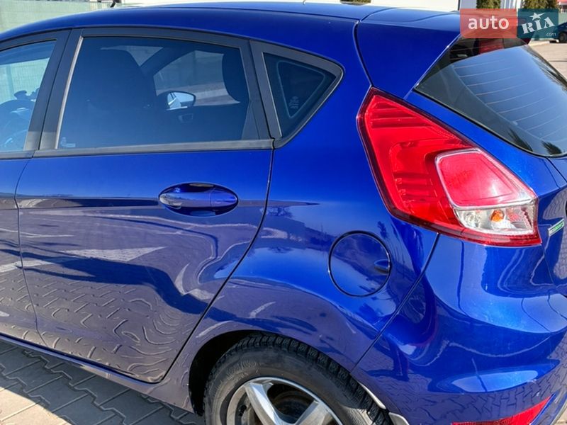 Хетчбек Ford Fiesta 2015 в Красилові
