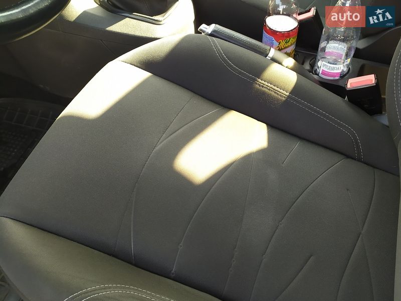 Хетчбек Ford Fiesta 2016 в Чернівцях