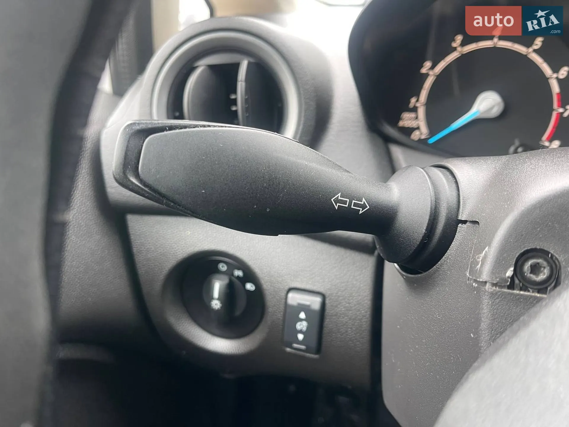 2019 Ford Fiesta - мініатюра 18