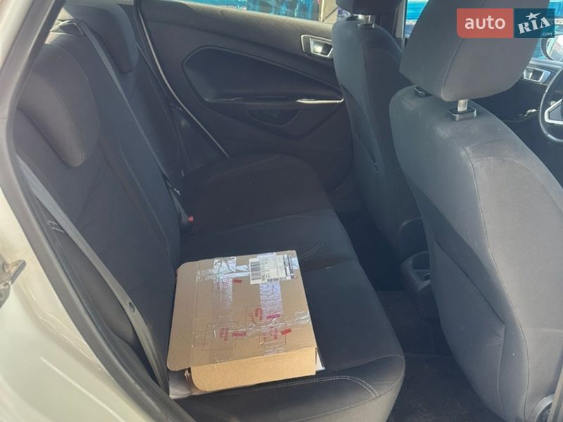 Хетчбек Ford Fiesta 2013 в Малехові