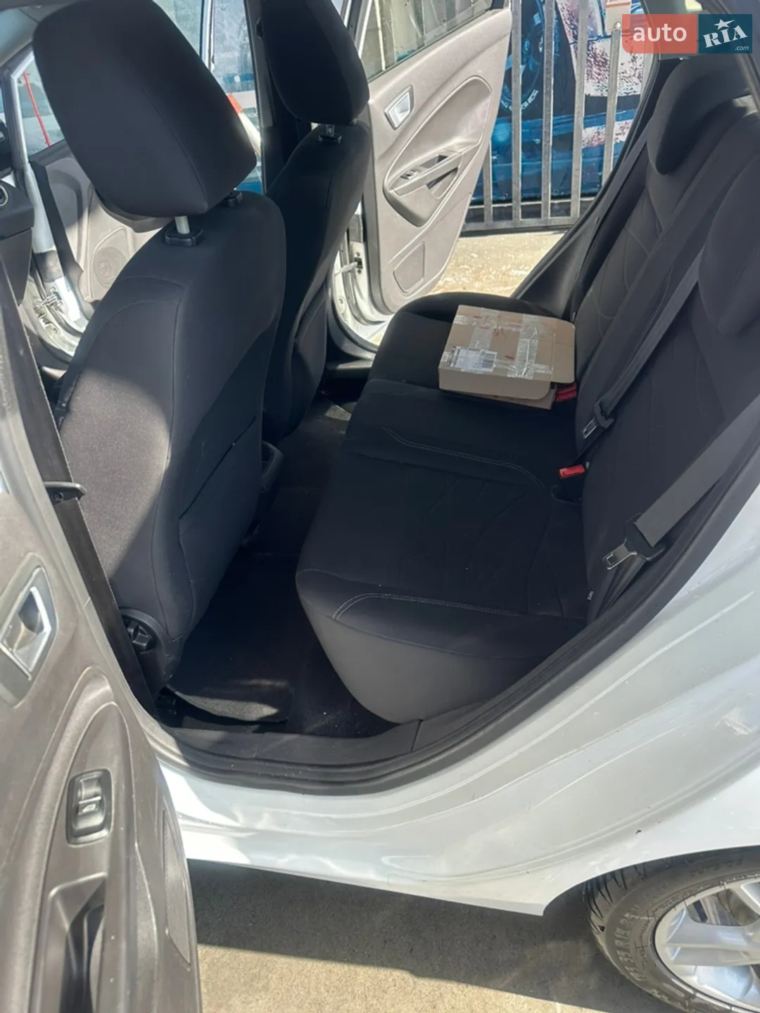 2013 Ford Fiesta - мініатюра 11