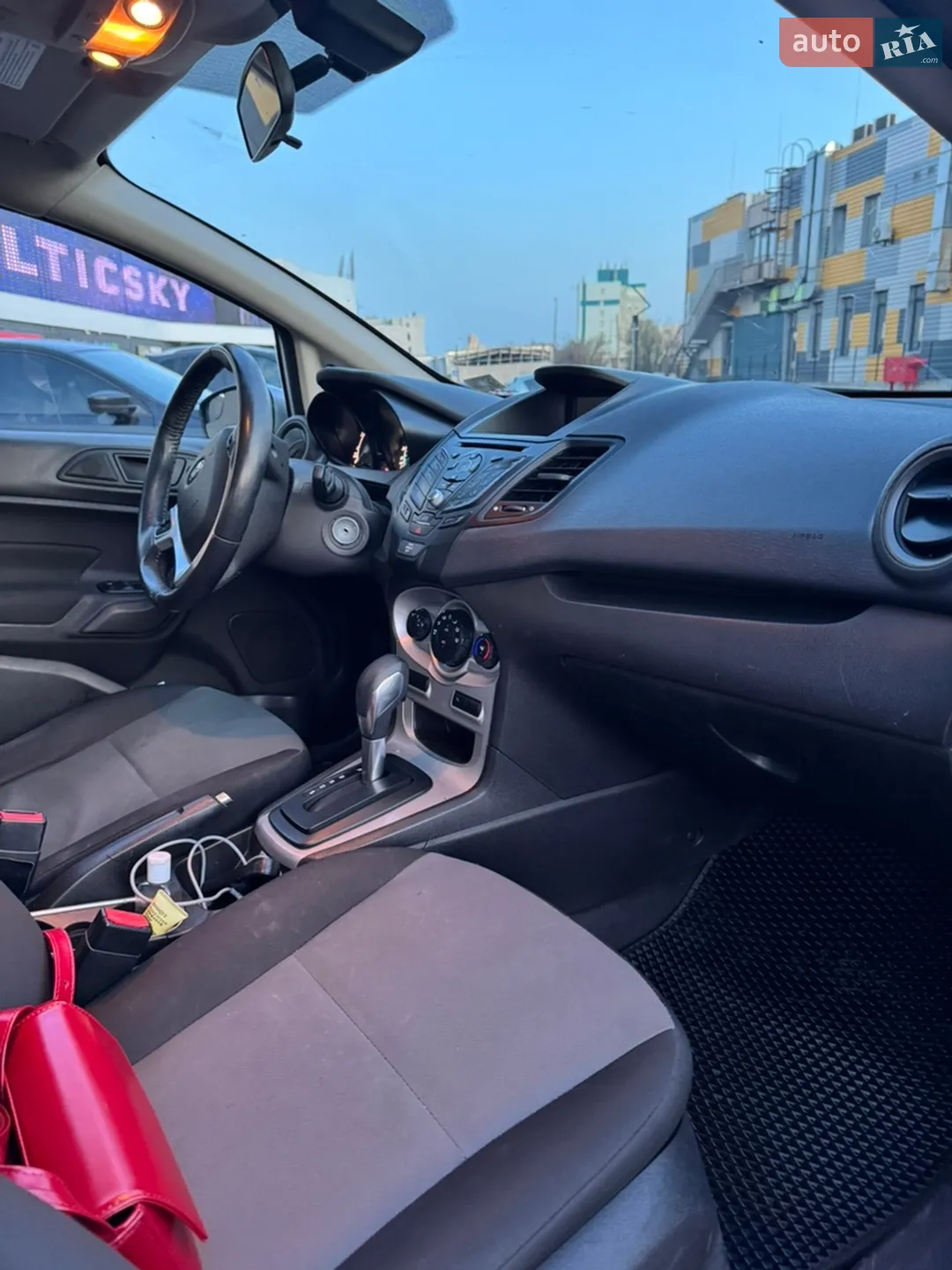 2019 Ford Fiesta - мініатюра 12