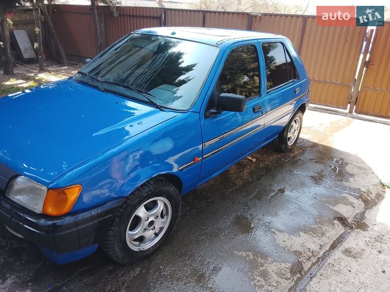 Хэтчбек Ford Fiesta 1991 в Снятине фото Хэтчбек Ford Fiesta 1991 в Снятине