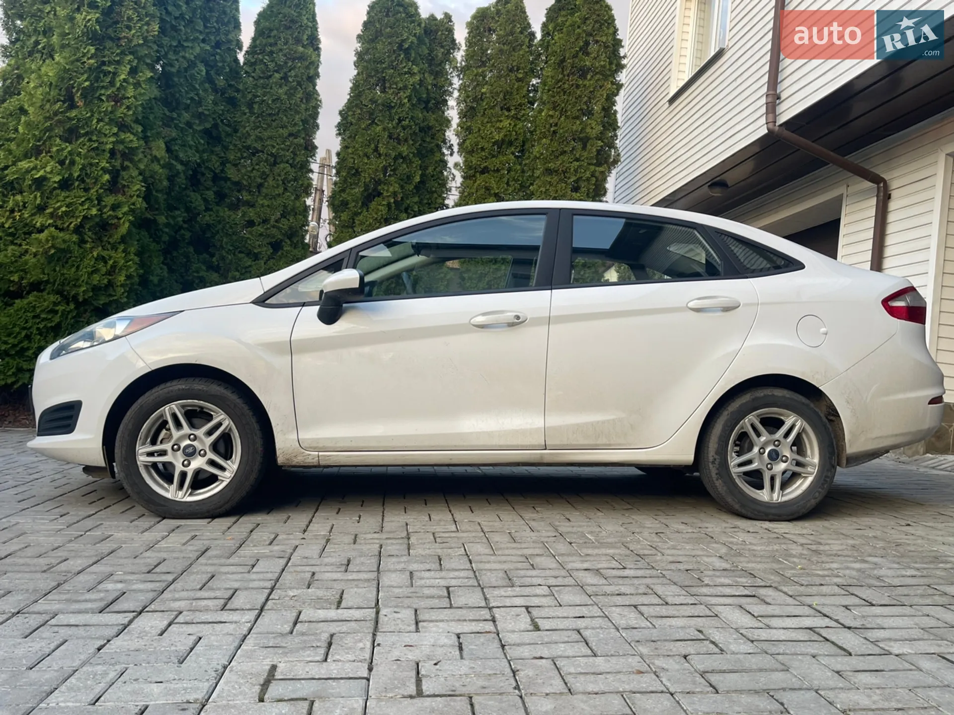2017 Ford Fiesta - мініатюра 21