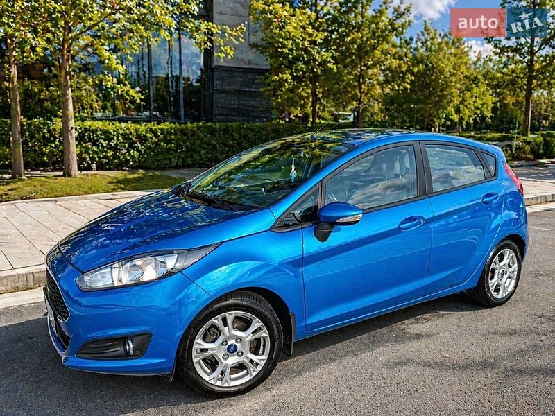Хэтчбек Ford Fiesta 2016 в Киеве