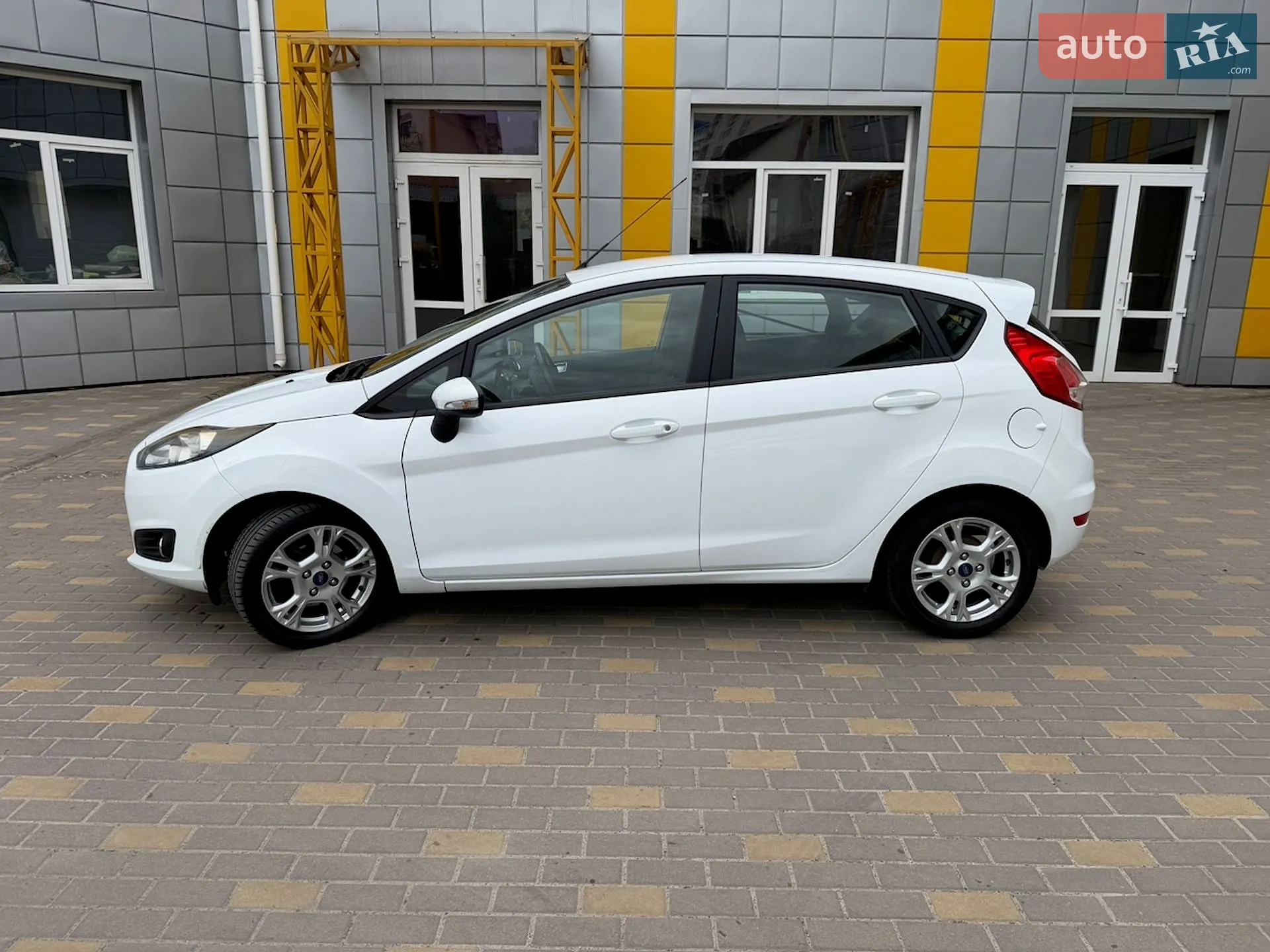 2016 Ford Fiesta - мініатюра 21
