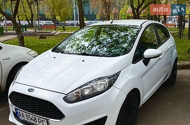 Хэтчбек Ford Fiesta 2016 в Киеве