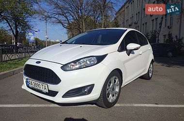 Хэтчбек Ford Fiesta 2016 в Киеве