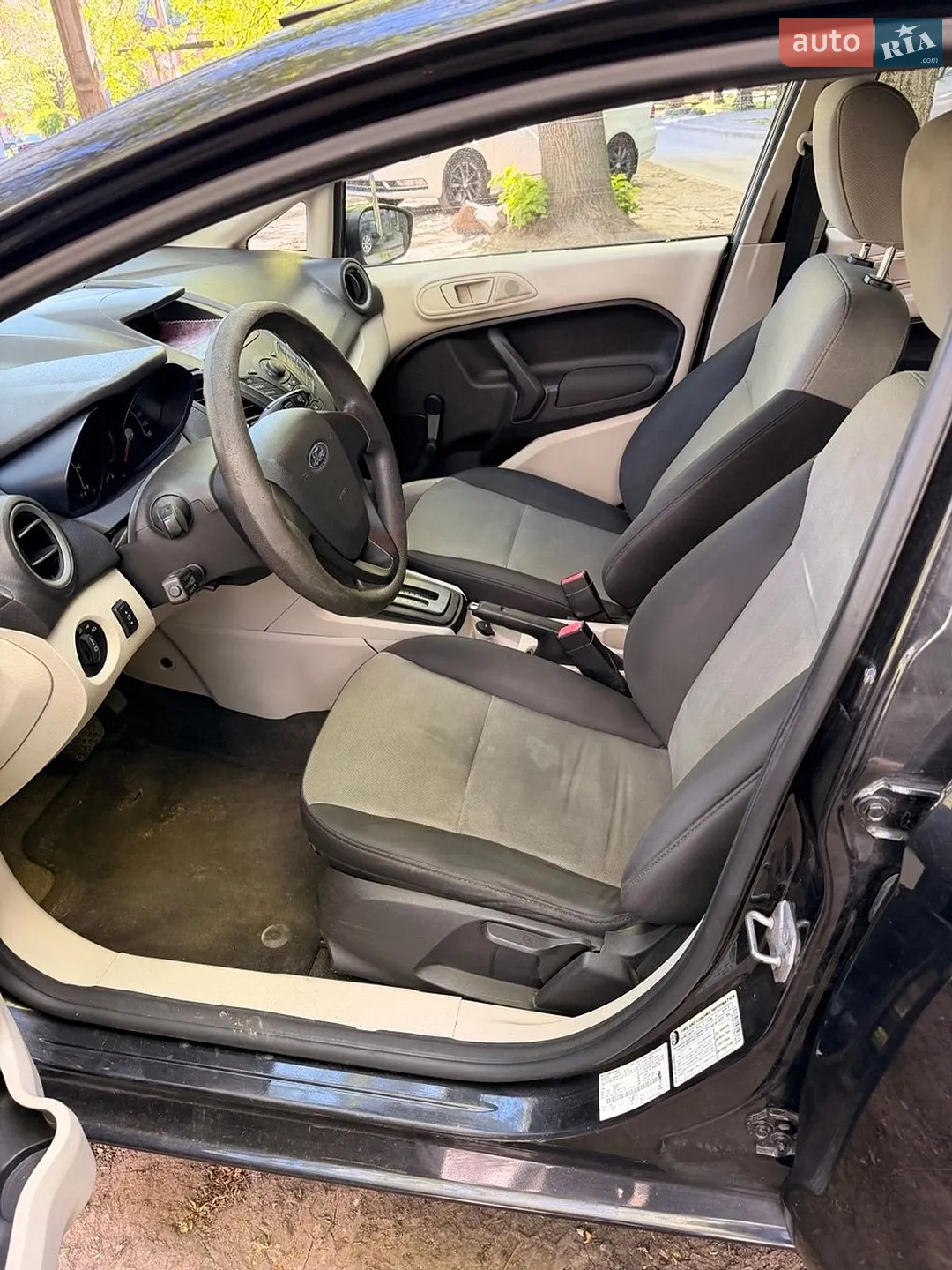 2013 Ford Fiesta - мініатюра 47