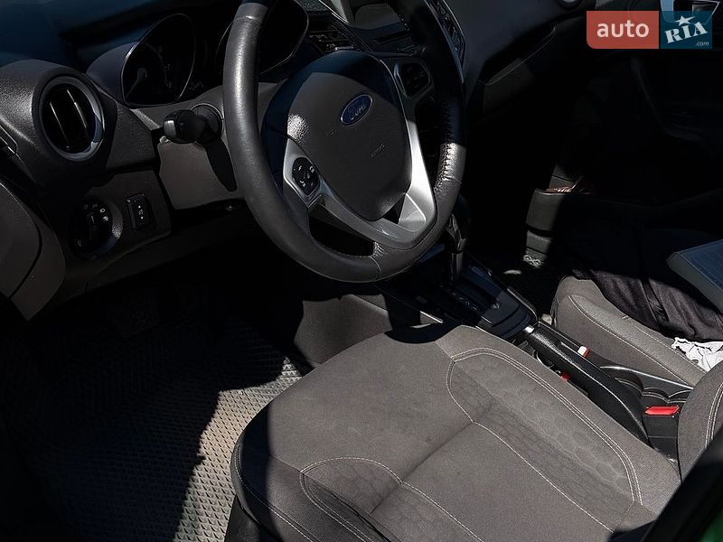 Седан Ford Fiesta 2014 в Чернигове