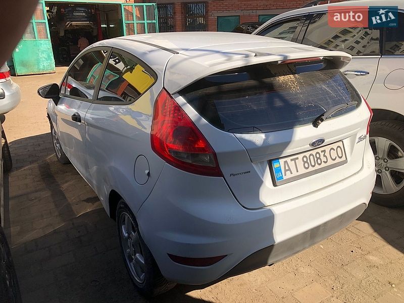 Хэтчбек Ford Fiesta 2012 в Ивано-Франковске