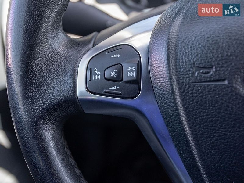 Хэтчбек Ford Fiesta 2011 в Днепре