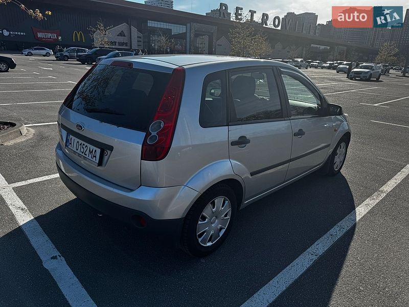 Хэтчбек Ford Fiesta 2007 в Киеве