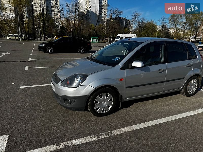 Хэтчбек Ford Fiesta 2007 в Киеве