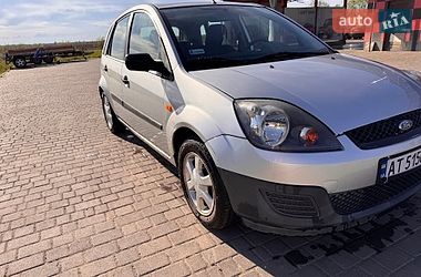 Хэтчбек Ford Fiesta 2006 в Отынии