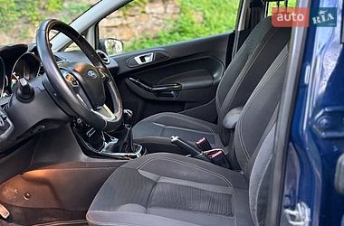 Хэтчбек Ford Fiesta 2014 в Остроге