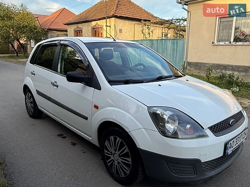 Хэтчбек Ford Fiesta 2007 в Мукачево