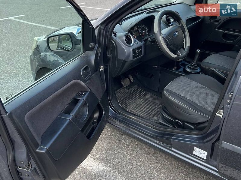 Хэтчбек Ford Fiesta 2007 в Киеве